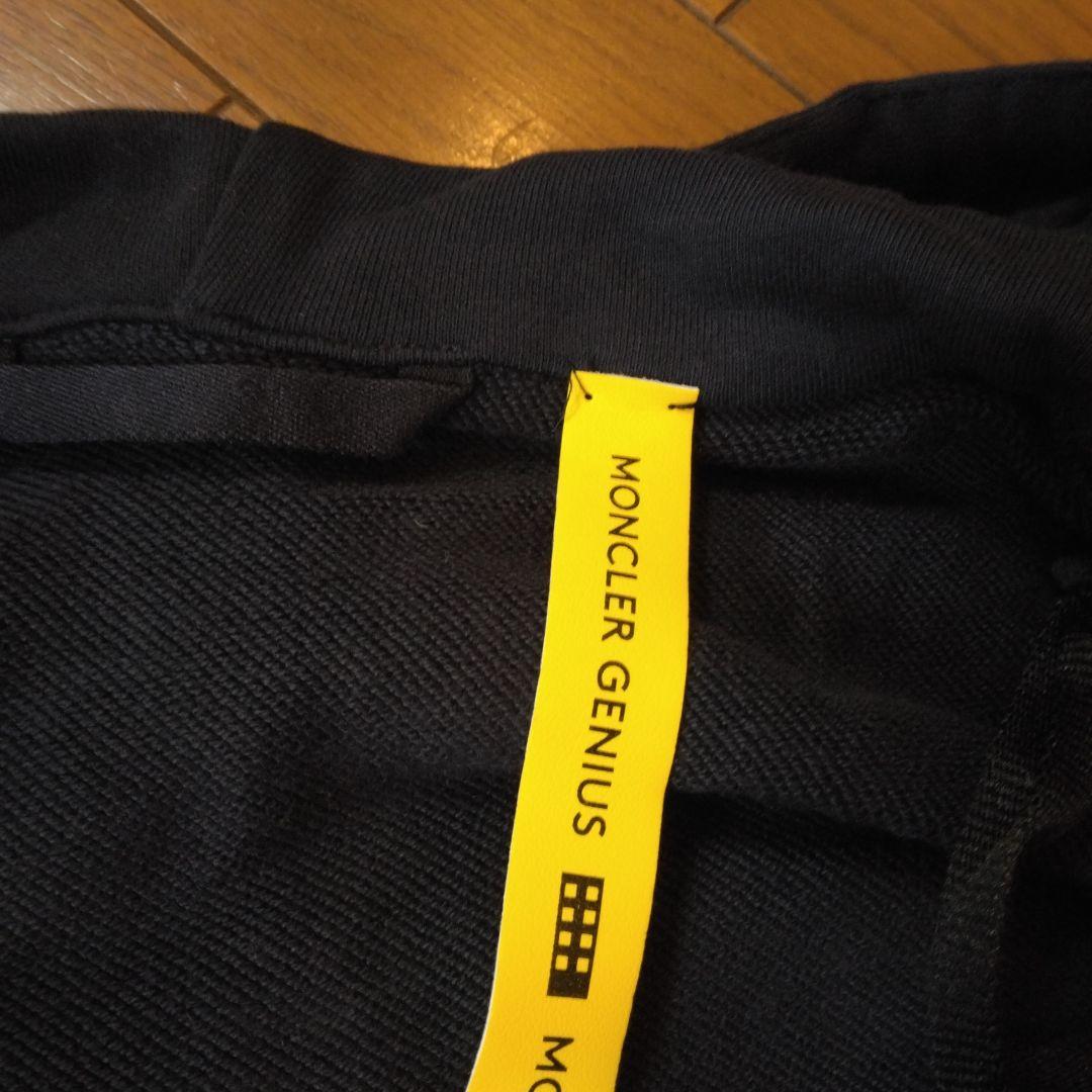 MONCLER　パーカー