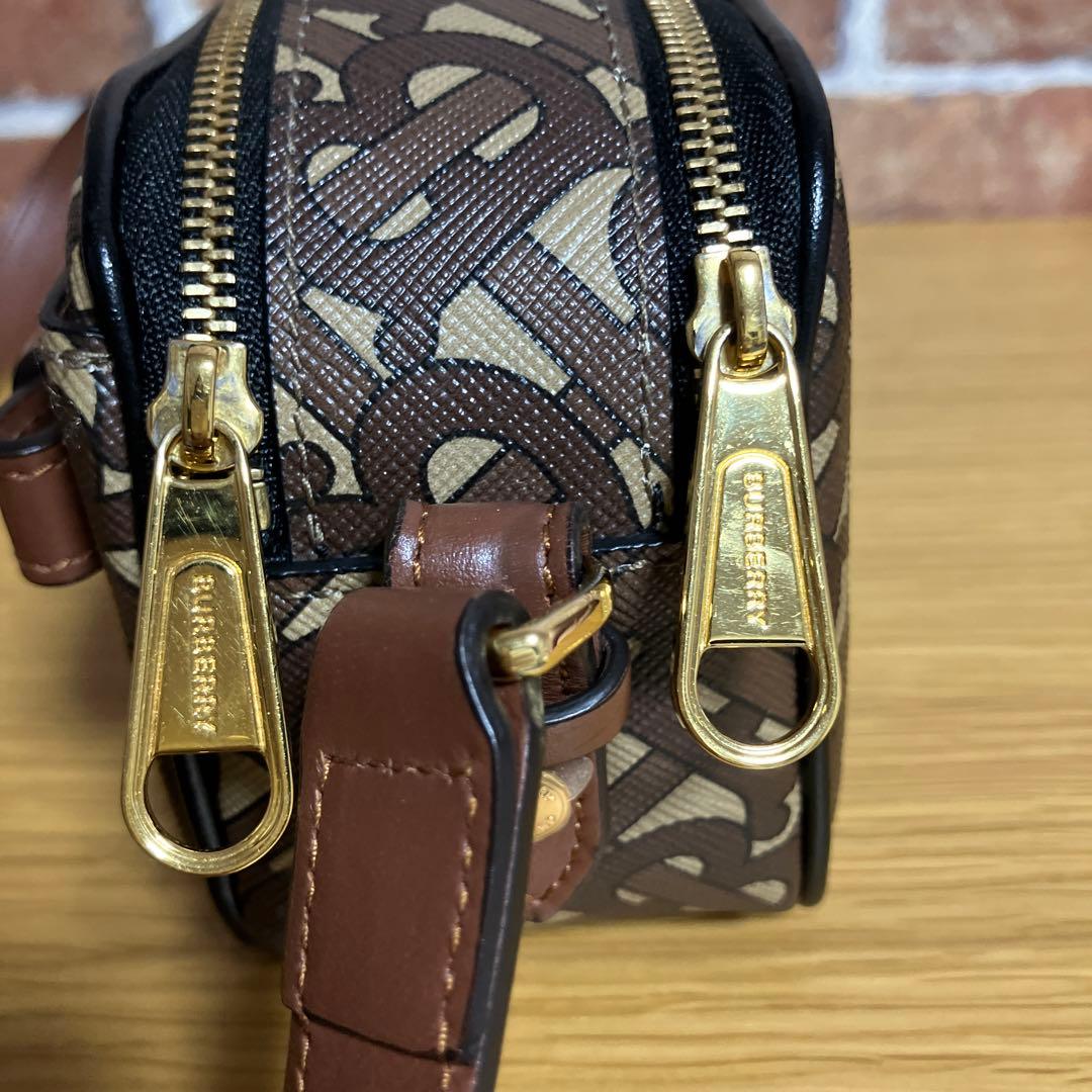 美品　バーバリーショルダーバッグ