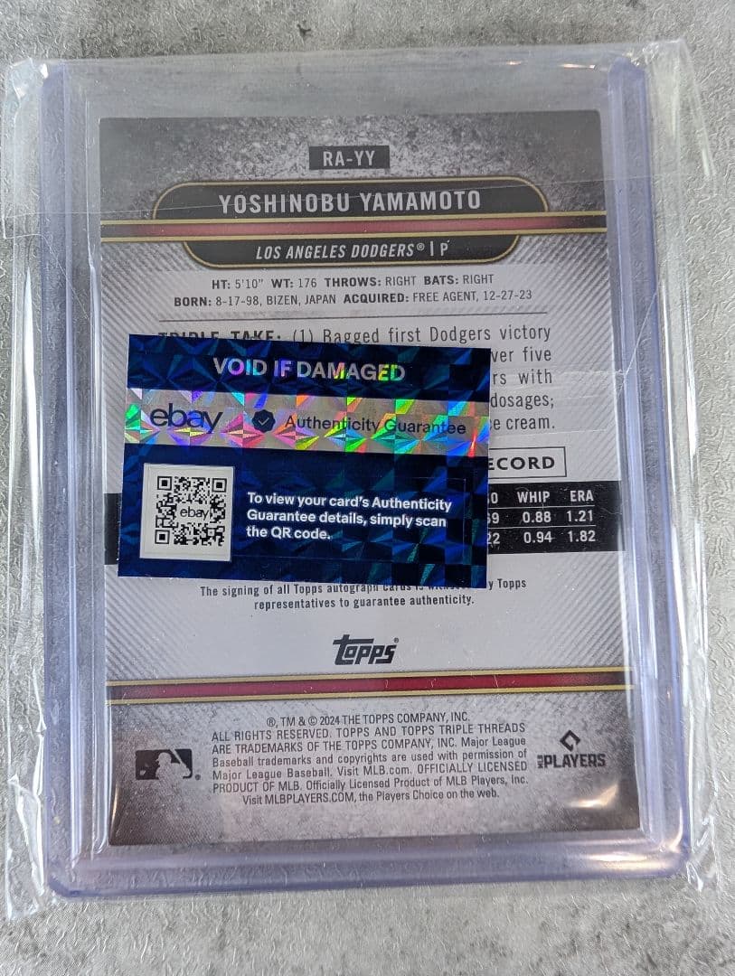 【01/50】山本由伸 直筆サイン 2024 Triple Threads