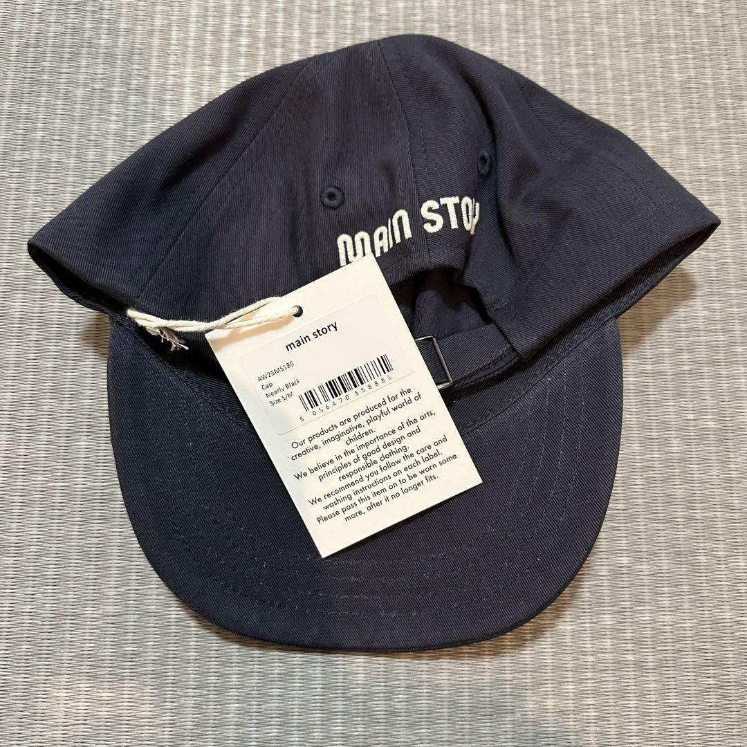 main story Cap S/M Nearly Black