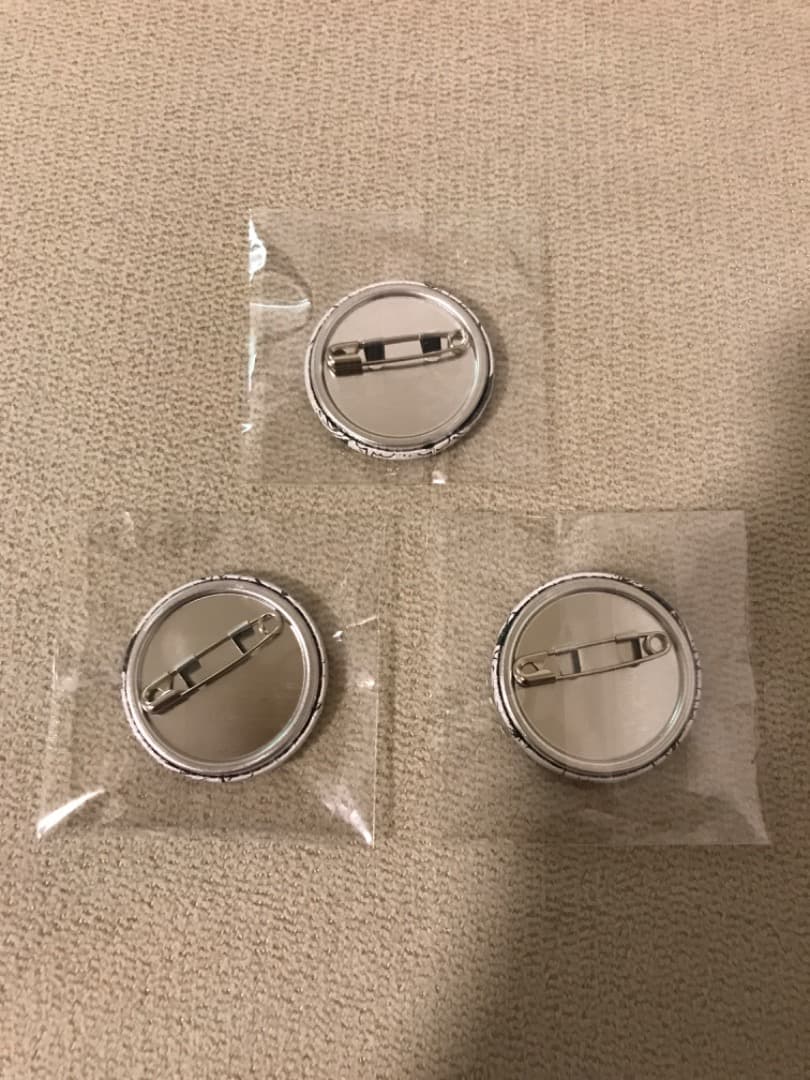 ※入手困難（非売品）ワンピース　オールフェイス　缶バッジ　ステッカー等おまけ付き