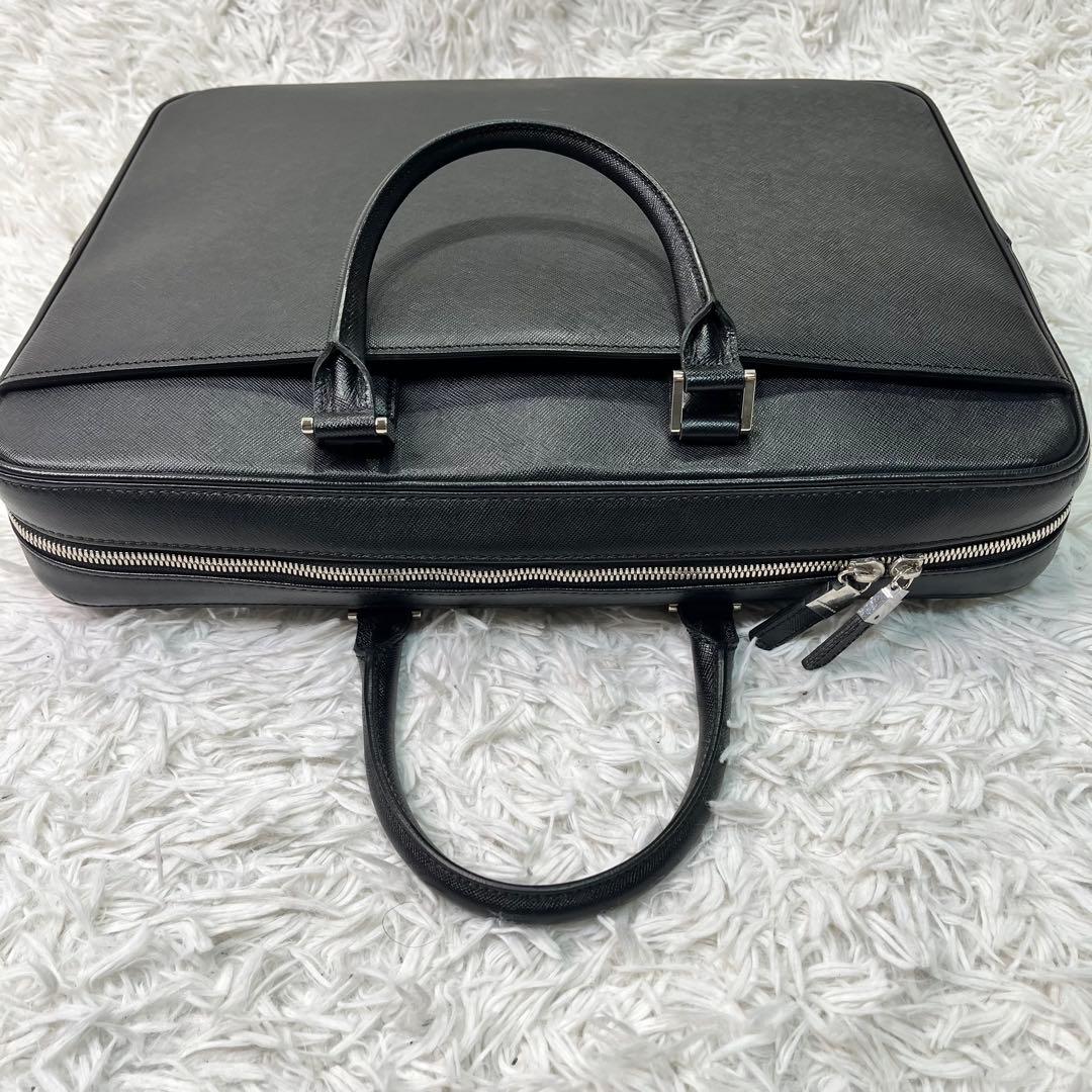 美品✨バーバリー　ブリーフケース　ビジネスバッグ　黒　A4 サフィアーノレザー