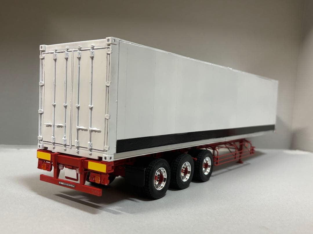 アオシマ 1/32 デコトラプラモデル いすゞギガ えさ屋・魚屋 冷凍