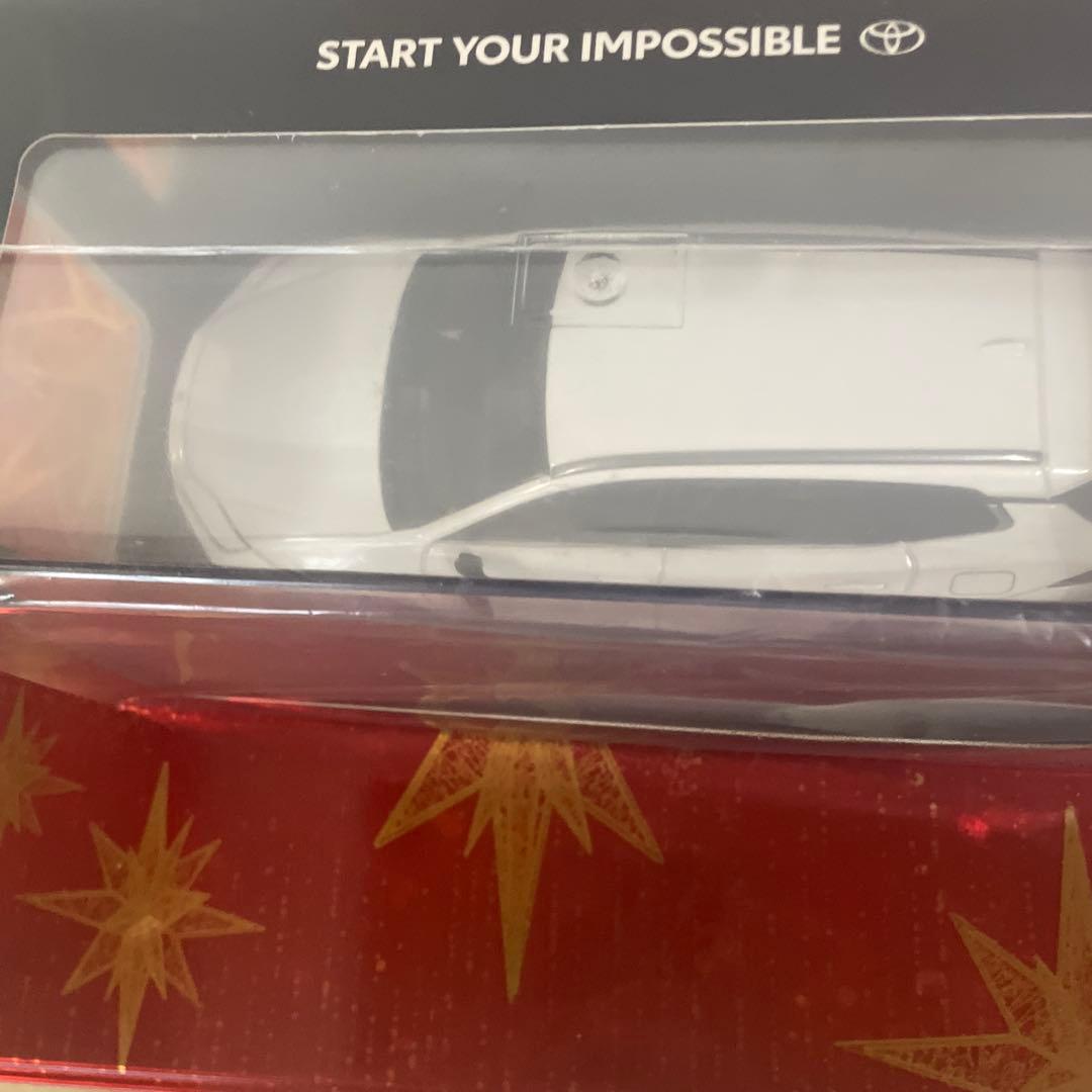 トヨタ CROWN ESTATE ホワイトミニカー