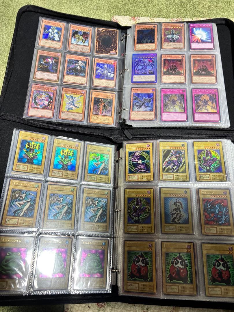 【遊戯王カード引退品】初期・レリーフ等８００枚以上　　2ファイル分　即購入大歓迎