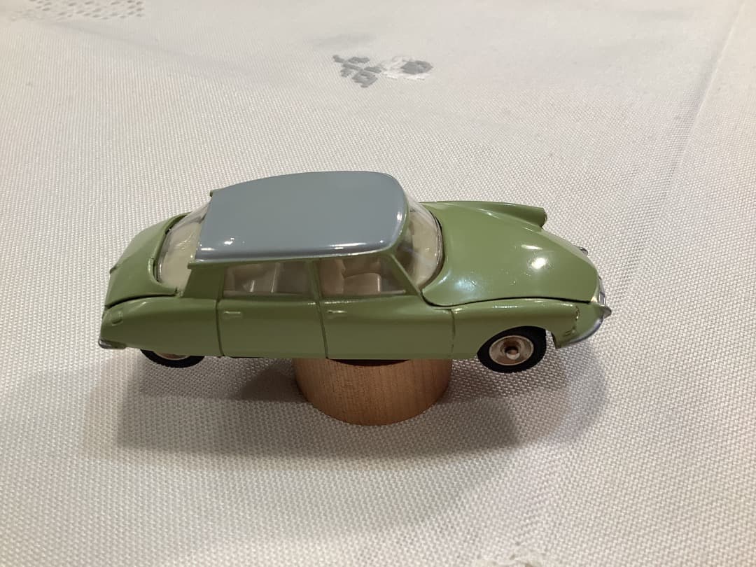 美品　激レア　仏製DINKY TOYSシトロエンDS19 ミニカー