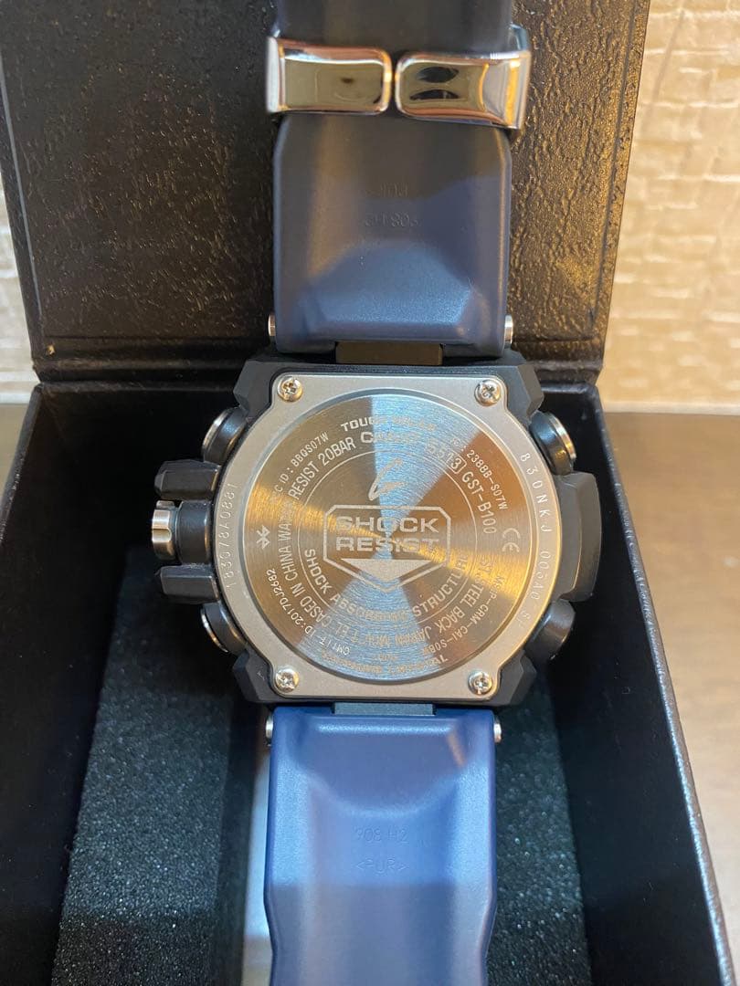 【極美品/レア】G-SHOCK GST-B100X-1AJF 海外セレブ