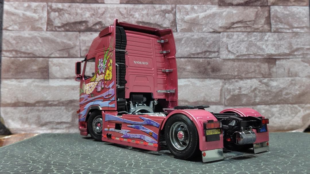 イタレリ デコトラ ボルボ FH-16 トレーラーヘッド 完成品