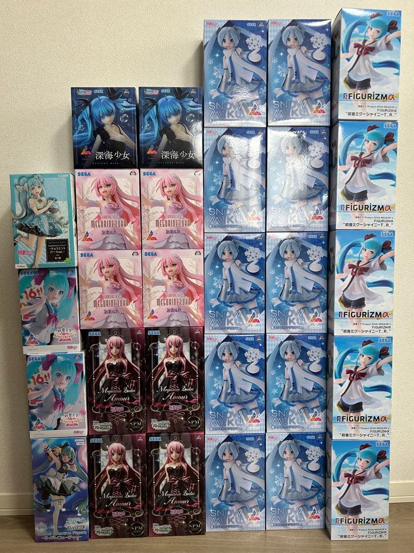 初音ミクのフィギュアまとめ売り（16体）セット巡音ルカ等