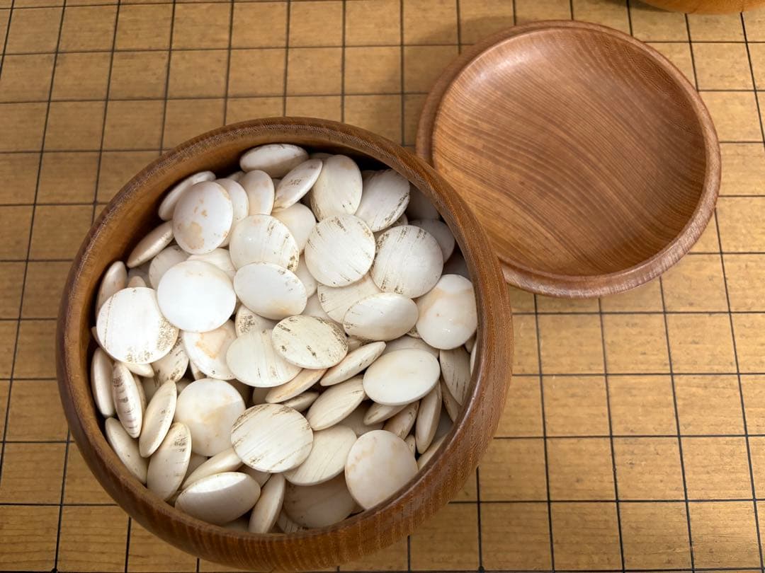木製脚付き囲碁盤と碁石セット