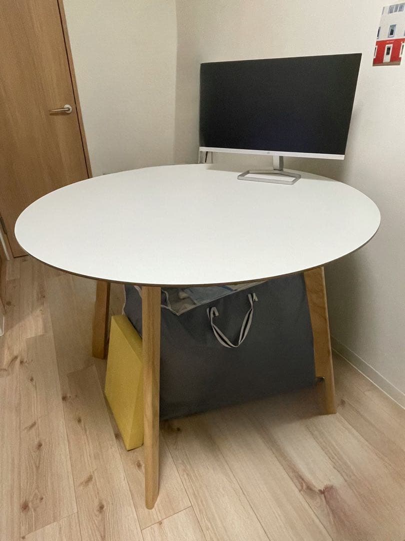 円形　ホワイト　ダイニングテーブル