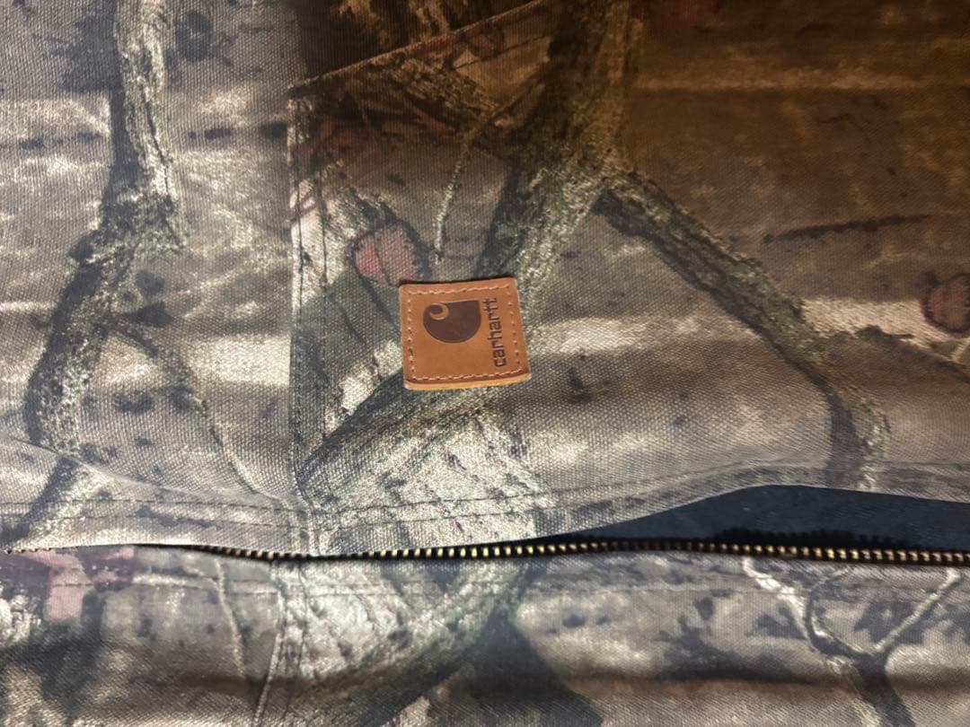 Carhartt リアルツリー アクティブジャケット