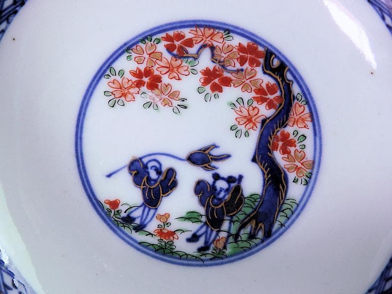 大聖寺伊万里　唐子に桜花　金唐草に花の図　大振蓋茶碗　D073AS-CPe