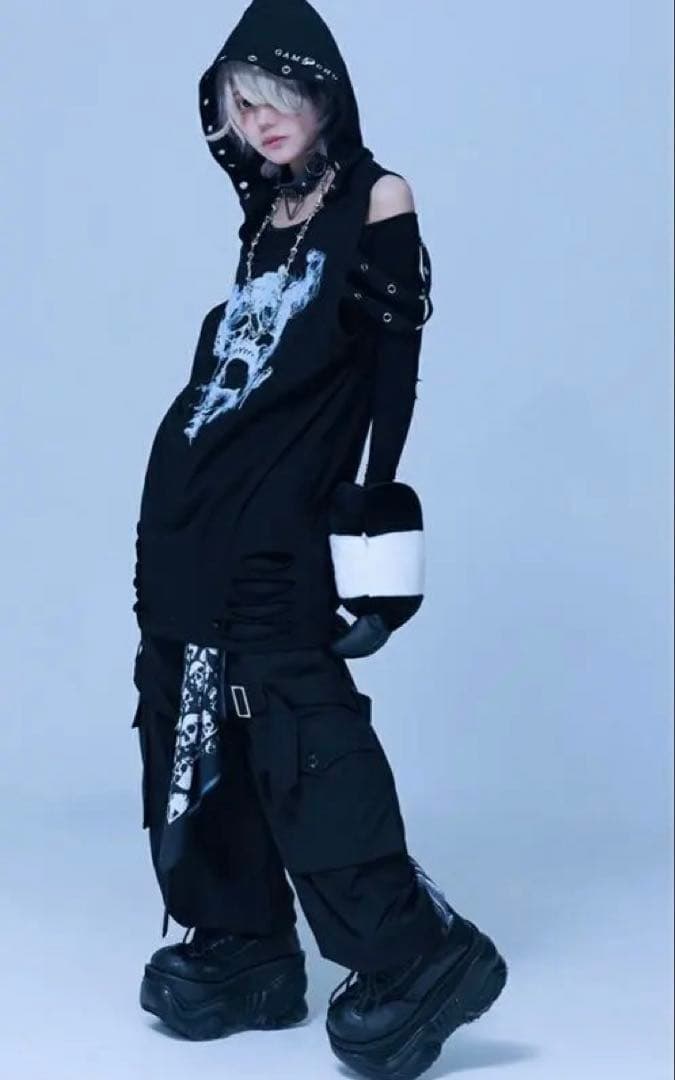 Gamchu【ガムチュ】ボクはずっと日陰にいたいなフード付きスカルタンクトップ