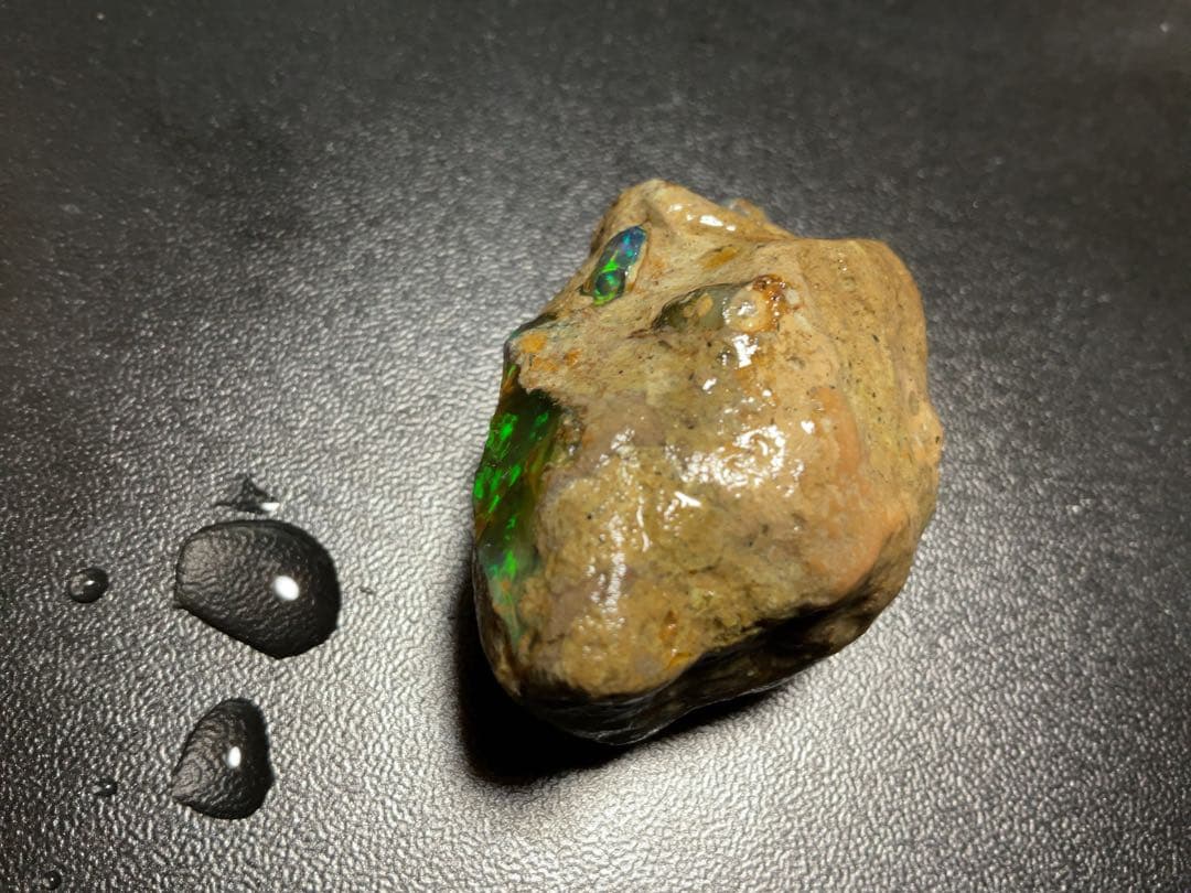 150CT】エチオピア オパール 原石 緑 オレンジ