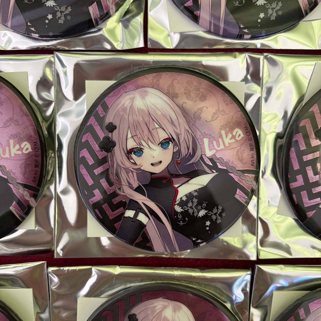 39culture 2023 大き目メタリック缶バッジ COSPLAY 巡音ルカ - メルカリ