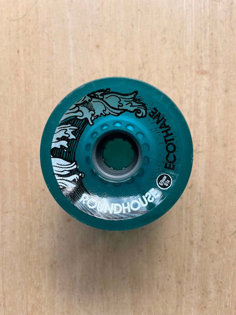 カーバースケートボード。虎。ROUNDHOUSE ウィール69mm4個セット