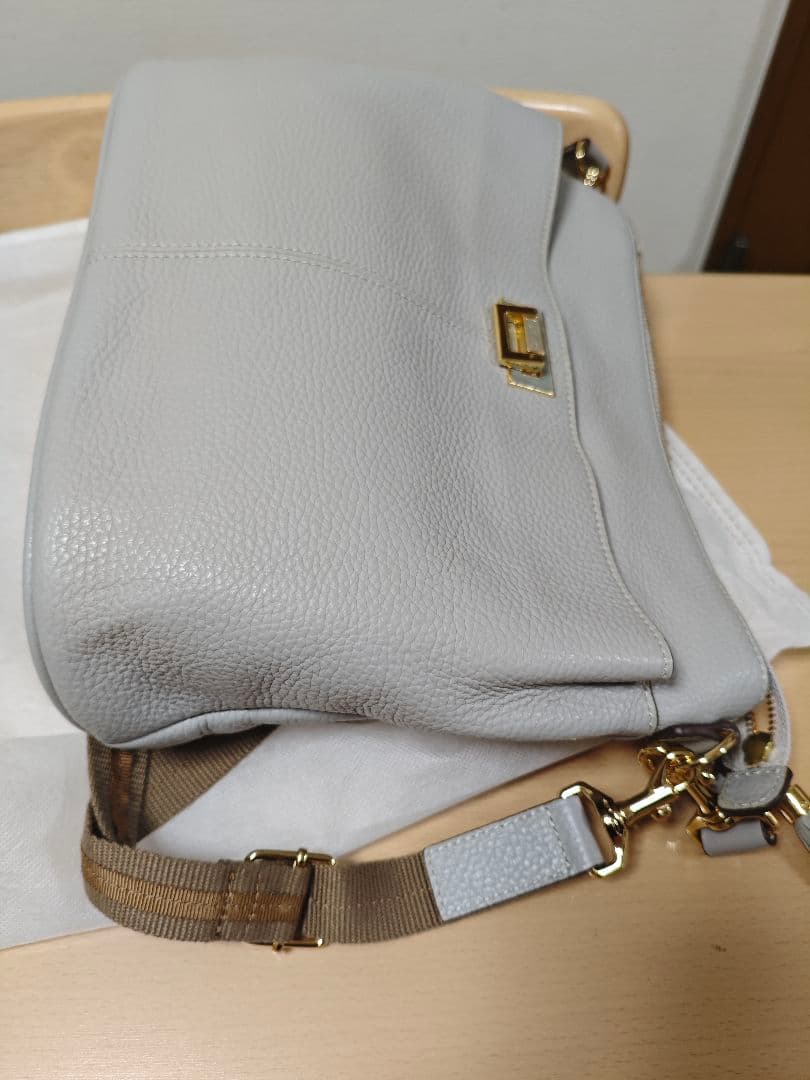 ATAO グレー レザー ショルダーバッグ