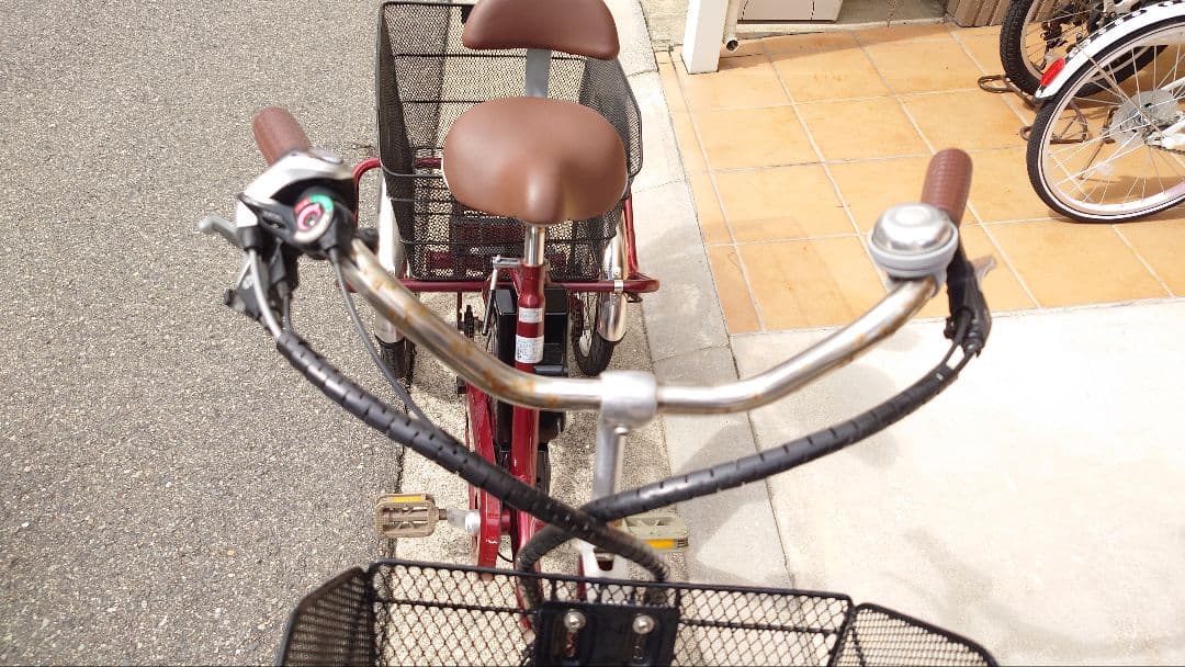 AOSL203　赤い三輪電動アシスト自転車
