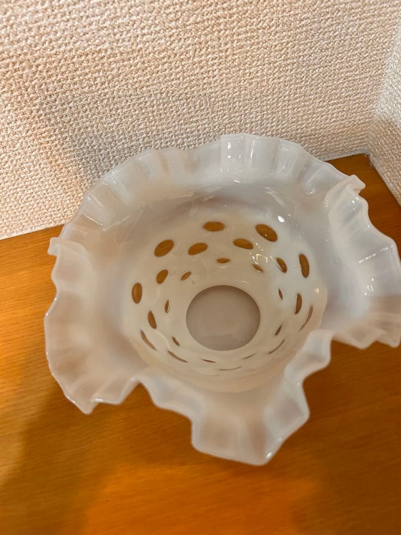 フェントン ミルクグラス フリルエッジボウル ホワイト コインドット