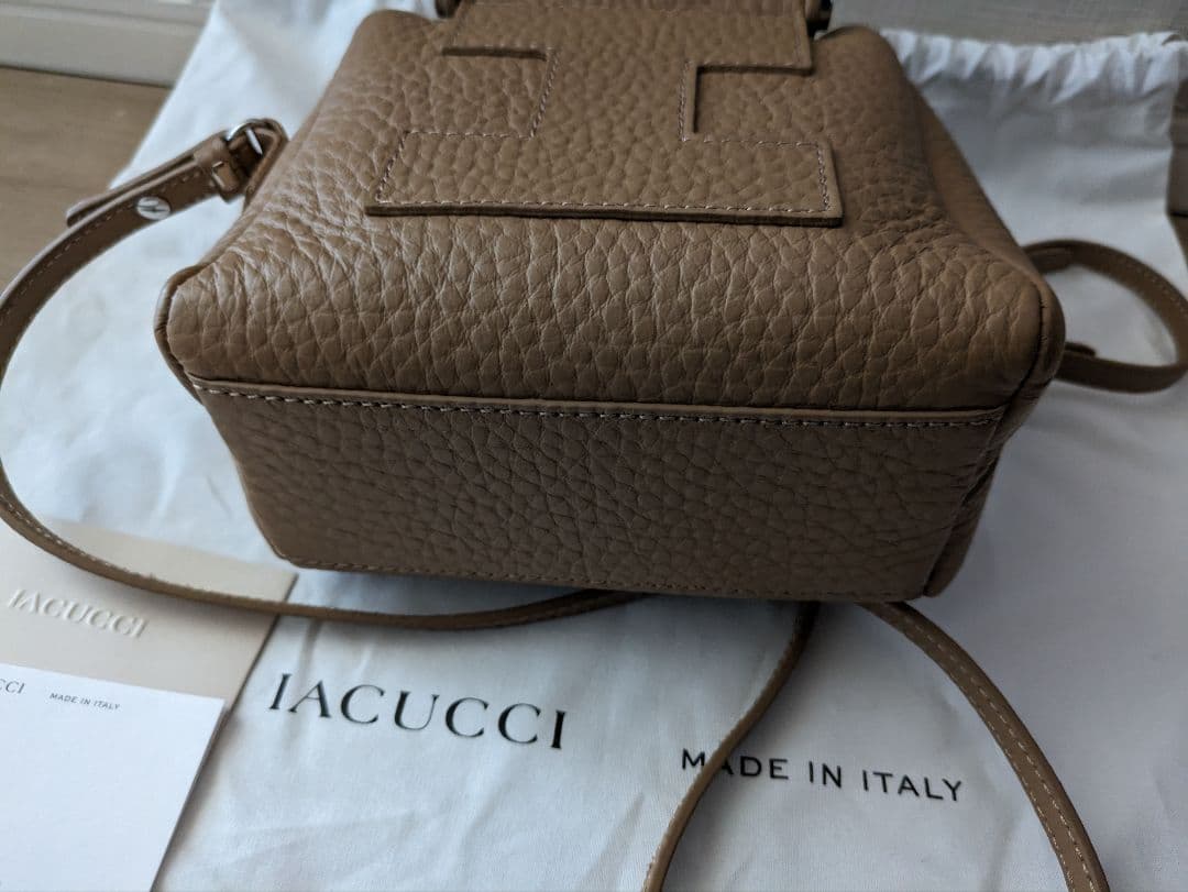 IACUCCI 　クーポラ　キャメル