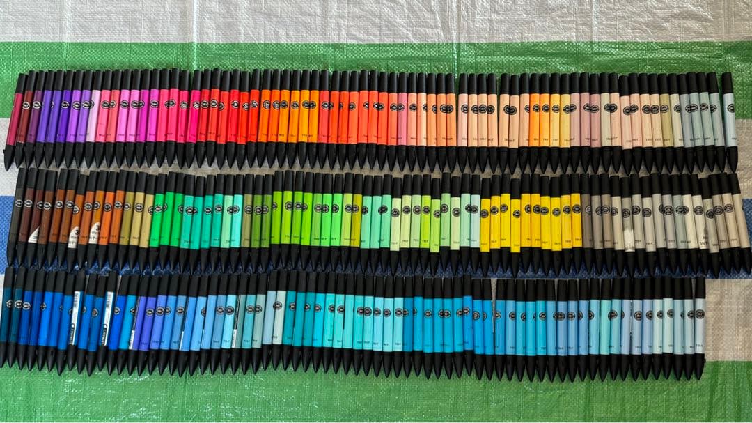 TRIA PANTONE 214本使いかけマーカー