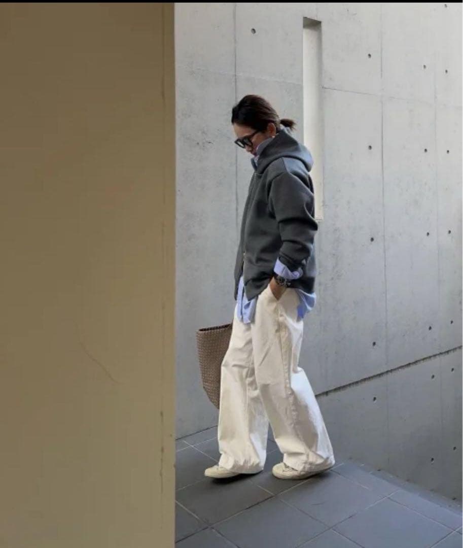 july.nine チノパン　アッシュホワイト　L