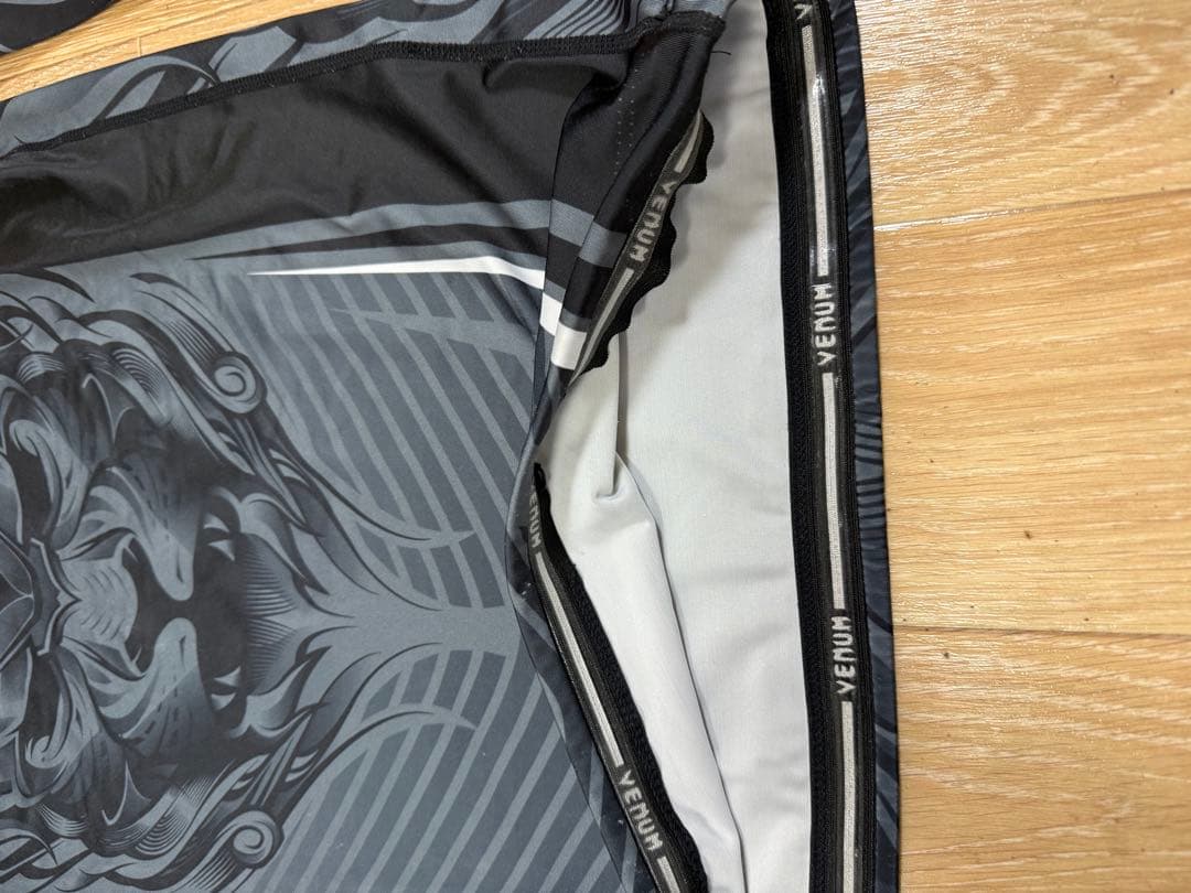 美品 Venum セットアップ ラッシュガード ショーツ - メルカリ