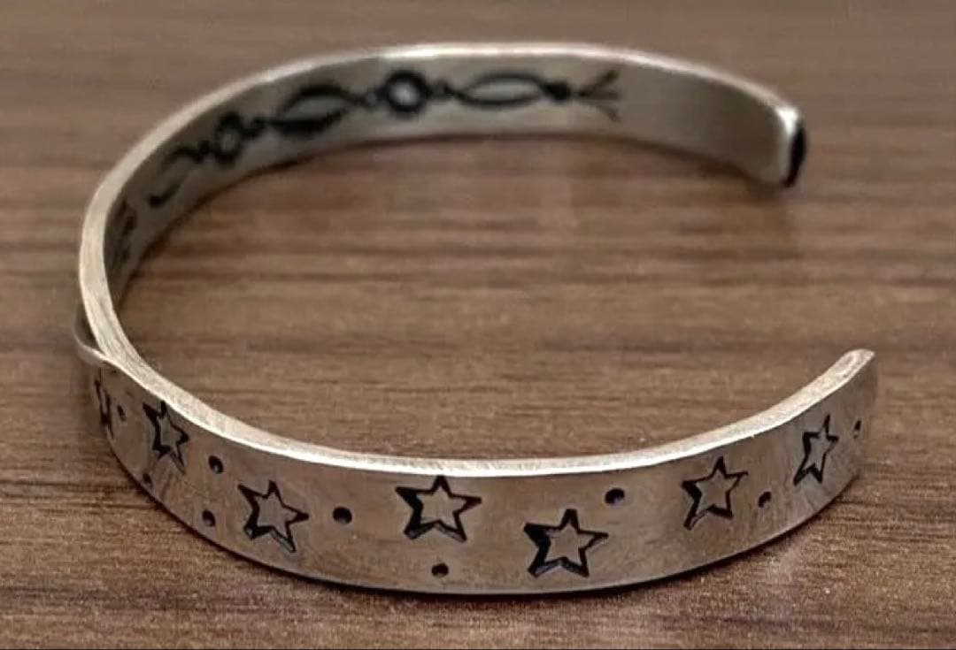 に*こ様 Michael Roanhorse バングル　シルバー　ナバホ族　イン