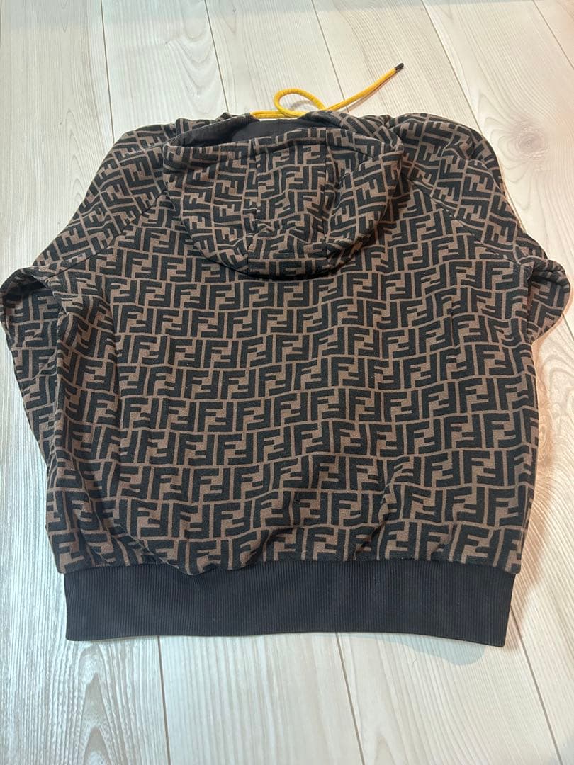 FENDI 裏起毛　パーカー　メンズ