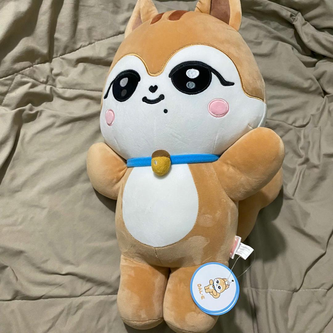 IVE メガクッション minive ミニヴ DAL-E ダリ ガウル