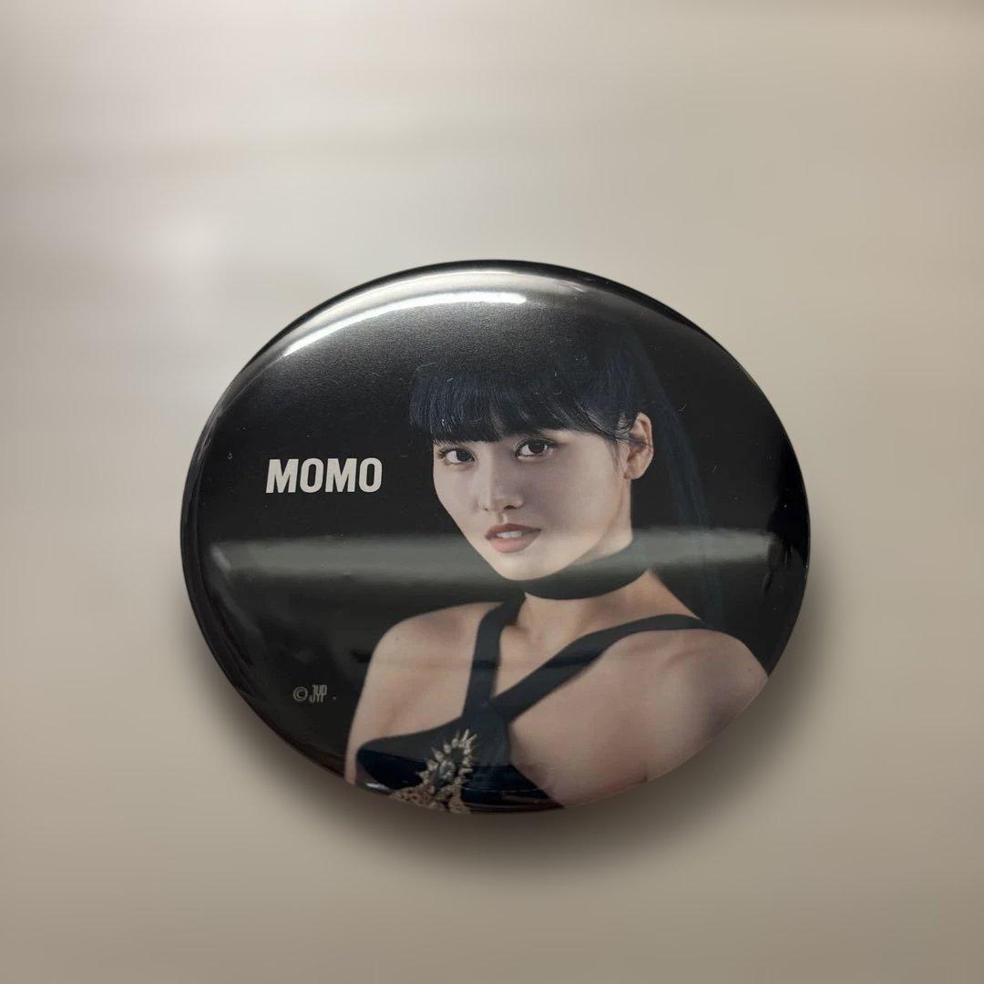 twice モモ 缶バッジ ＆twice - メルカリ