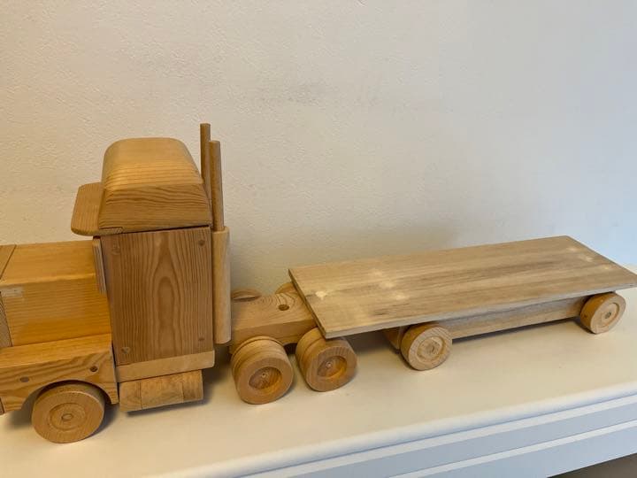 ミニカー収納トレーラー　収納棚　木製　木製玩具　木製おもちゃ