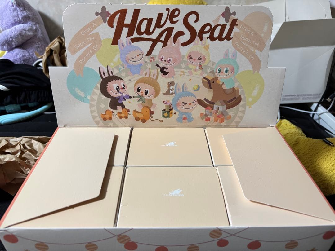 THE MONSTERS Have a Seatラブブシークレット