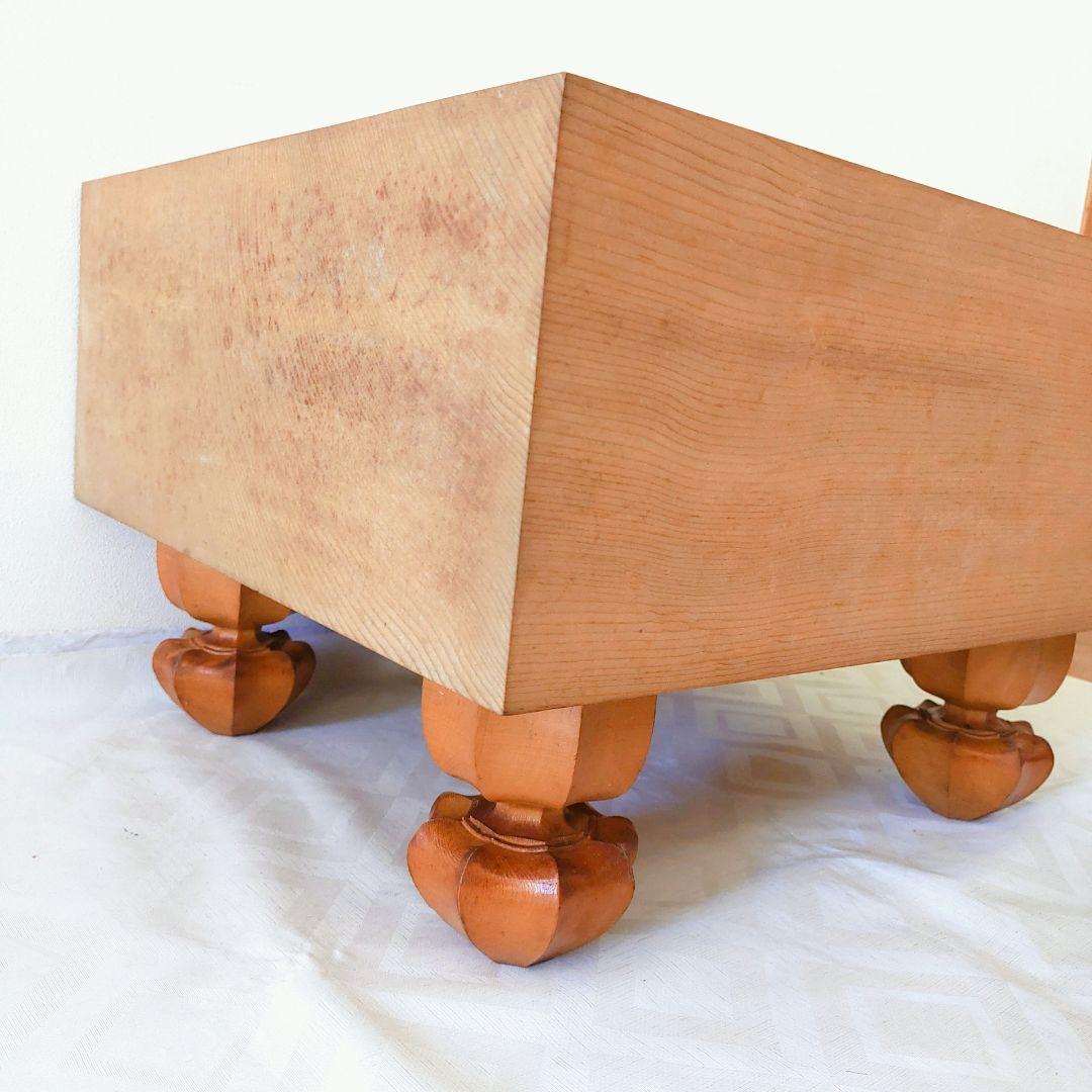 囲碁盤　柾目碁盤　へそ・足付き　厚み約5寸7分（175㎜）蛤碁石32~33号級