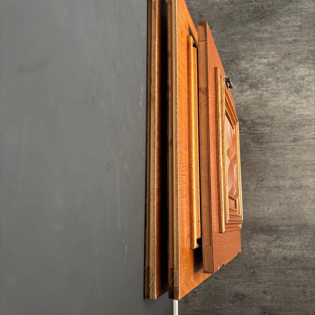木製引戸 木製扉 家具装飾 花模様 木材 彫刻 木細工 ウッドウォールパネル