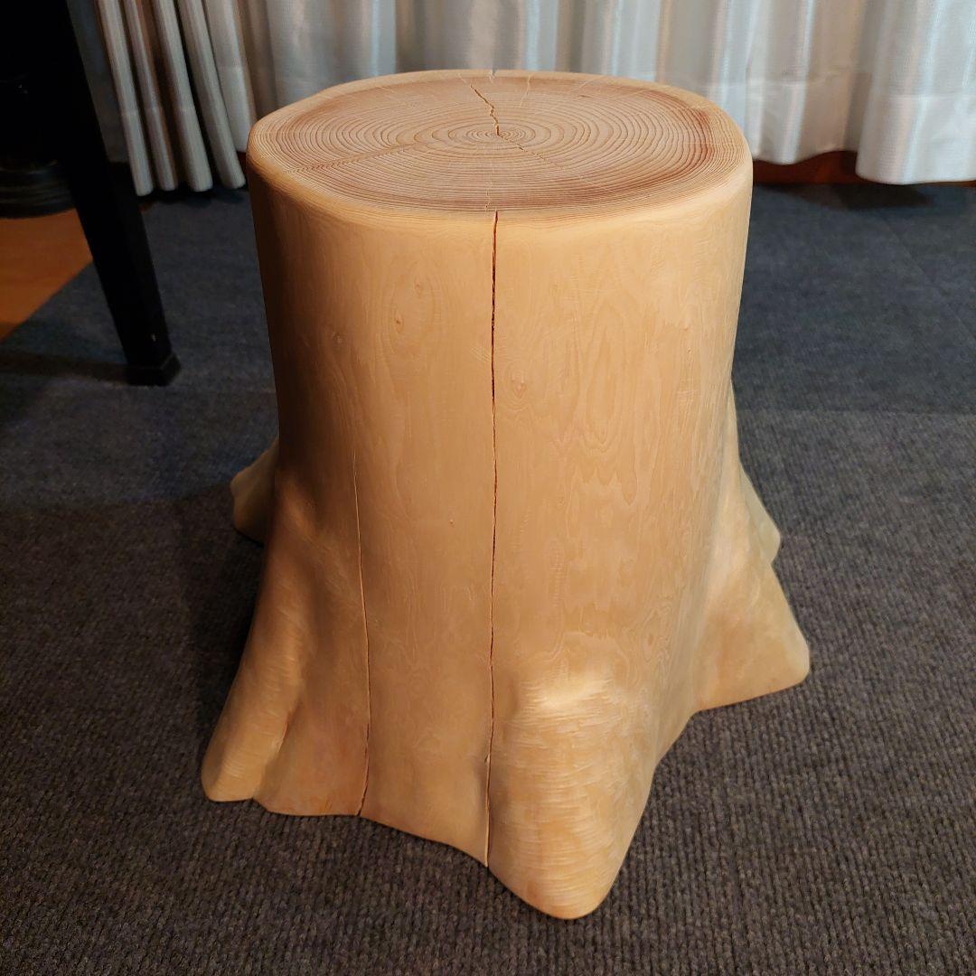 檜切り株の椅子丸太