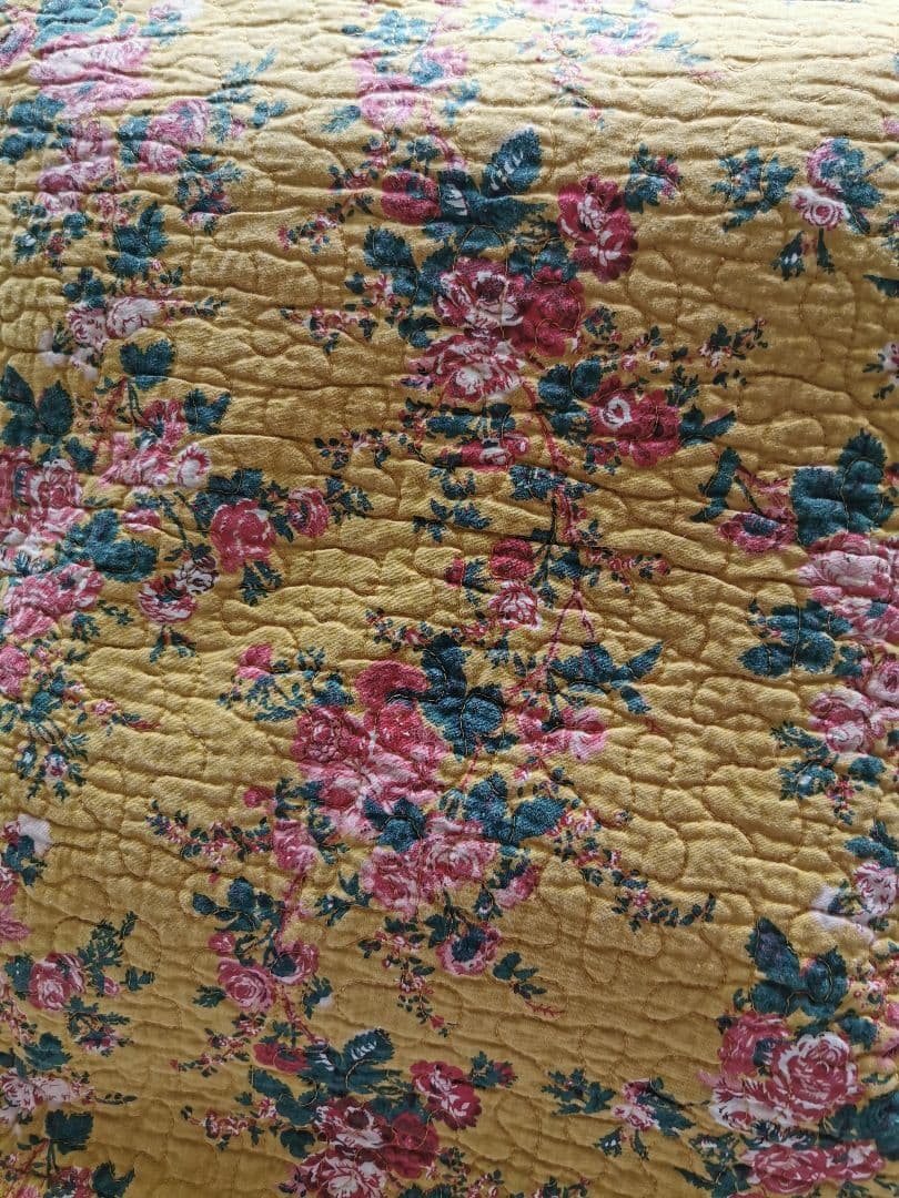 フランスヴィンテージ 絞り薔薇ファブリック ブティキルト風ラージ