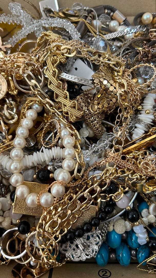 D*7様 アクセサリー まとめ売り イミテーション ジャンク品 ①