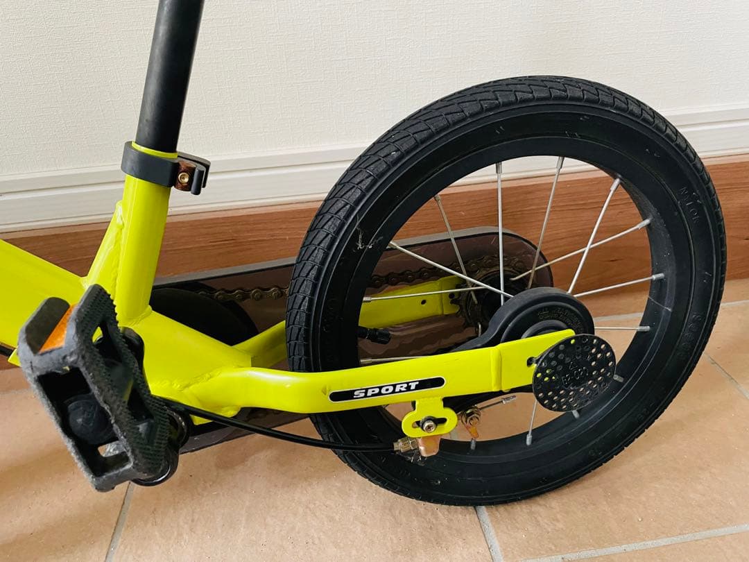 ストライダー 限定STRIDER 14X ライムイエロー スタンド＆空気入付きの