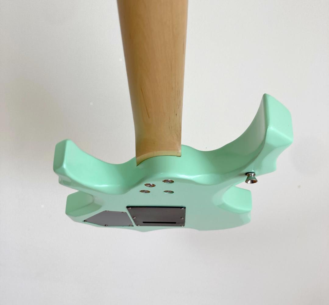 変形タイプ　エレキギター 　サーフグリーン　美品　シンクロナイズドトレモロ