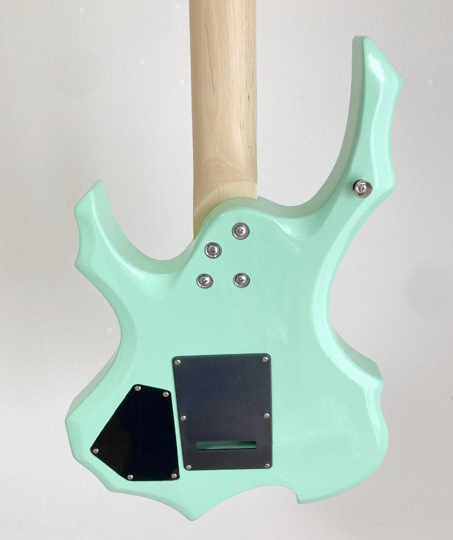 変形タイプ　エレキギター 　サーフグリーン　美品　シンクロナイズドトレモロ