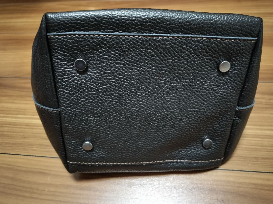 ヌールドナテッラルッキ　ハンドバッグ