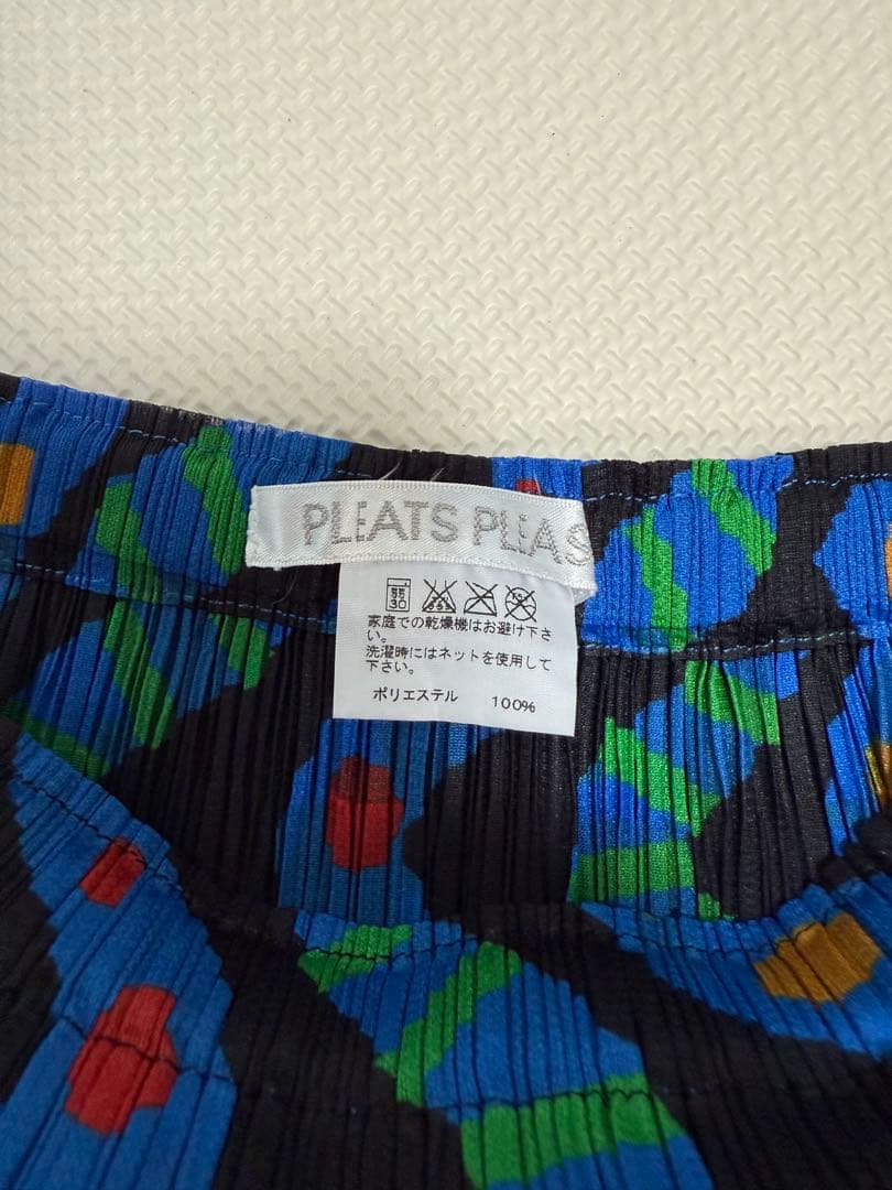 ✨【美品】PLEATS PLEASE イッセイミヤケ 変型フレアスカート✨