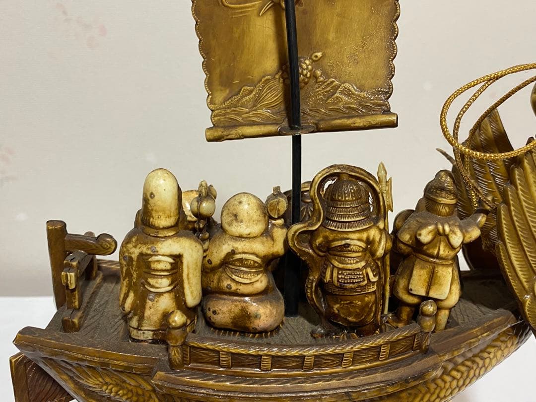 ♢セルロイド製 細密 龍に七福神宝船縁起物 置物飾り 富士山 鶴に亀