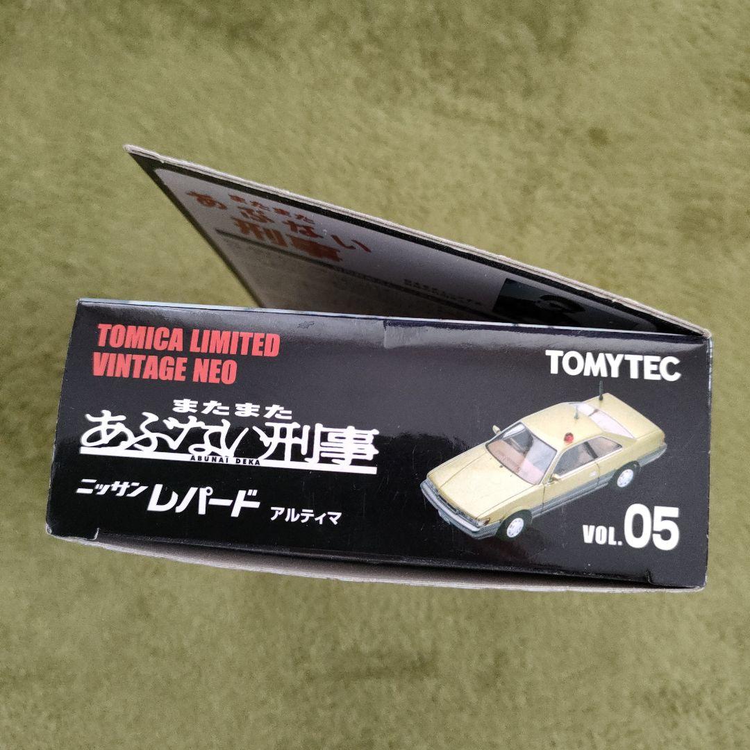 トミカ リミテッド またまたあぶない刑事 日産 レパード 金色 アルティマ 05