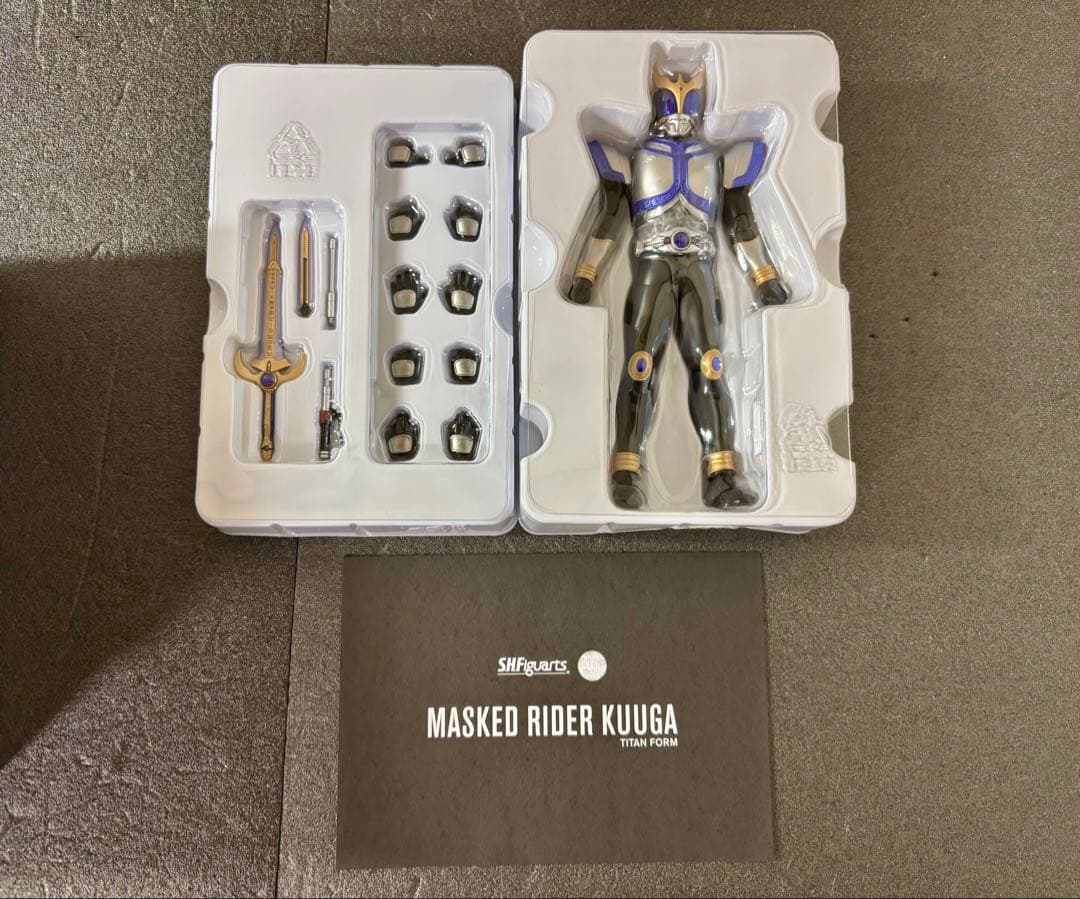 S.H.Figuarts 真骨彫製法　仮面ライダークウガ タイタンフォーム