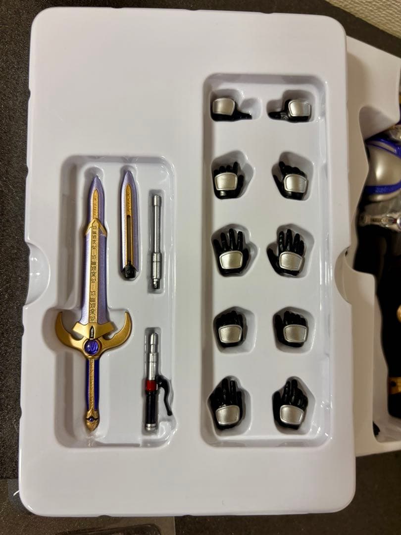 S.H.Figuarts 真骨彫製法　仮面ライダークウガ タイタンフォーム