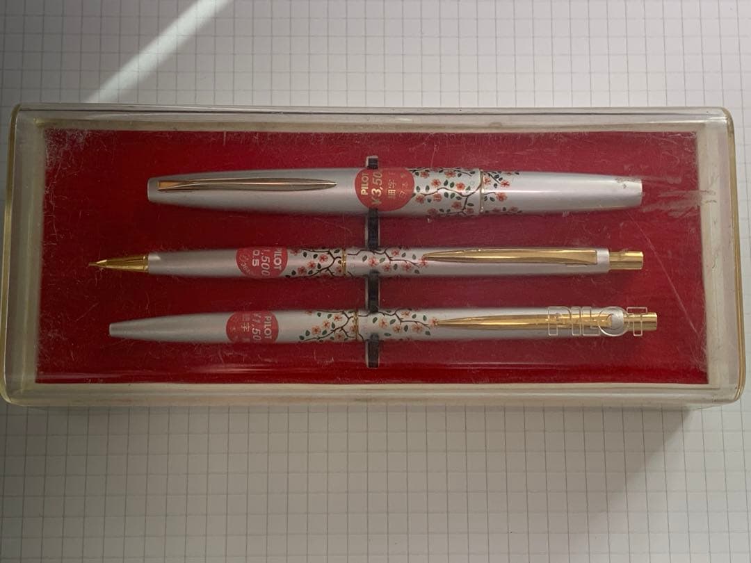 パイロット 花柄 万年筆14K585、ボールペンとシャーペン3本セット