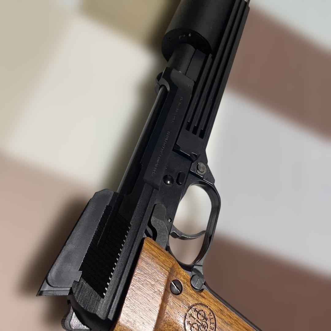 MGCサプレッサー付きガスガン